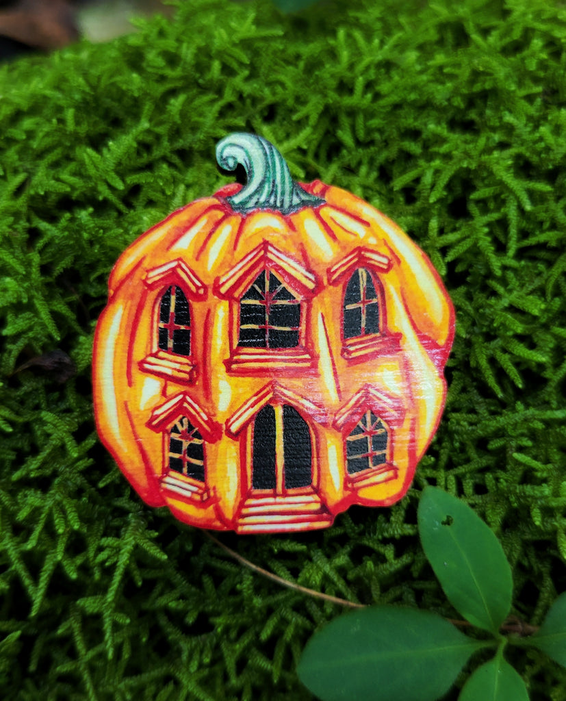 House-o-lantern Brooch